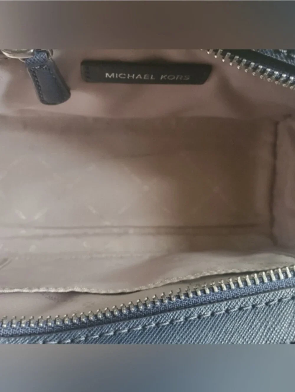 Michael Kors Selma Stud Medium Messenger Crossbody Bag NWOT